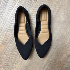 Cynthia Rowley Black Pointed Calla Slipon Size 7
